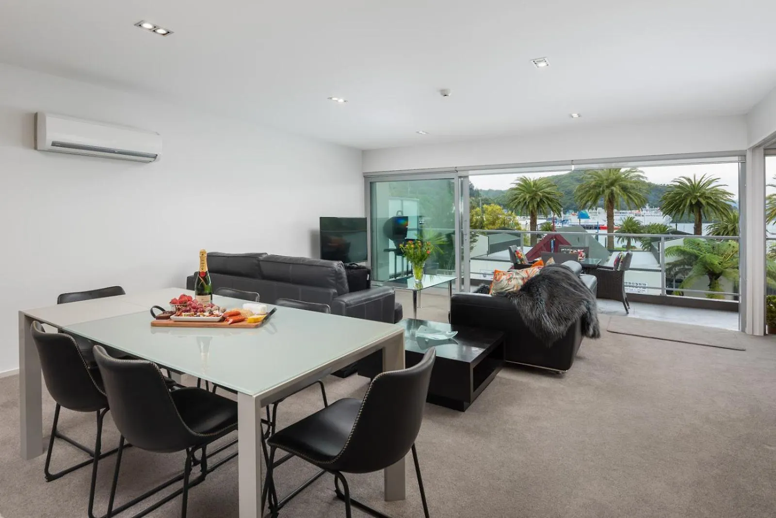 Picton Waterfront Apartments New Zealand